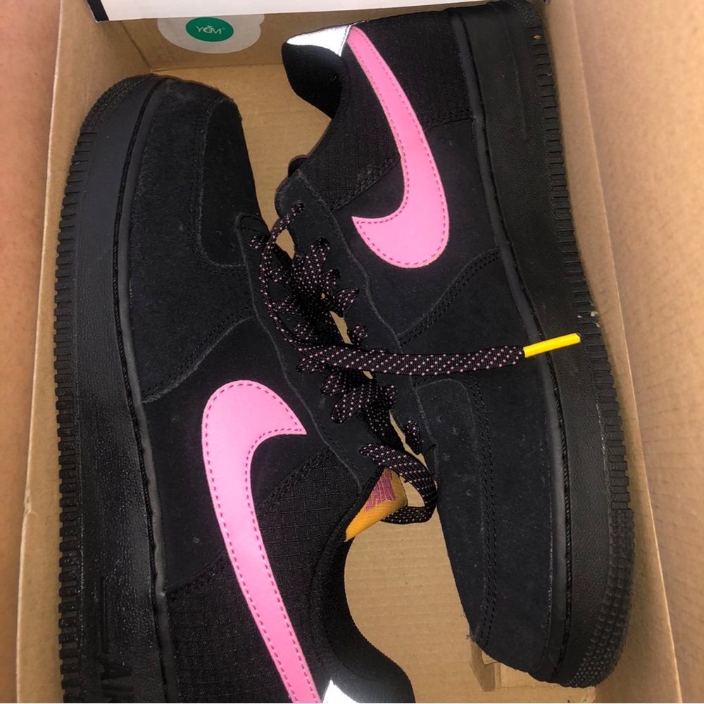 COPY - COPY - NIKE AIR FORCE ONES! VERY LIGHTLY WORN ! (once or twice) Size 8.5…